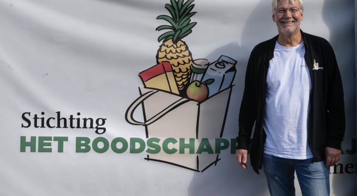 ‘Er is genoeg armoede die wij kunnen ondersteunen’ | vrijwilliger Hans (62) zet zich in voor inwoners van Almere Haven