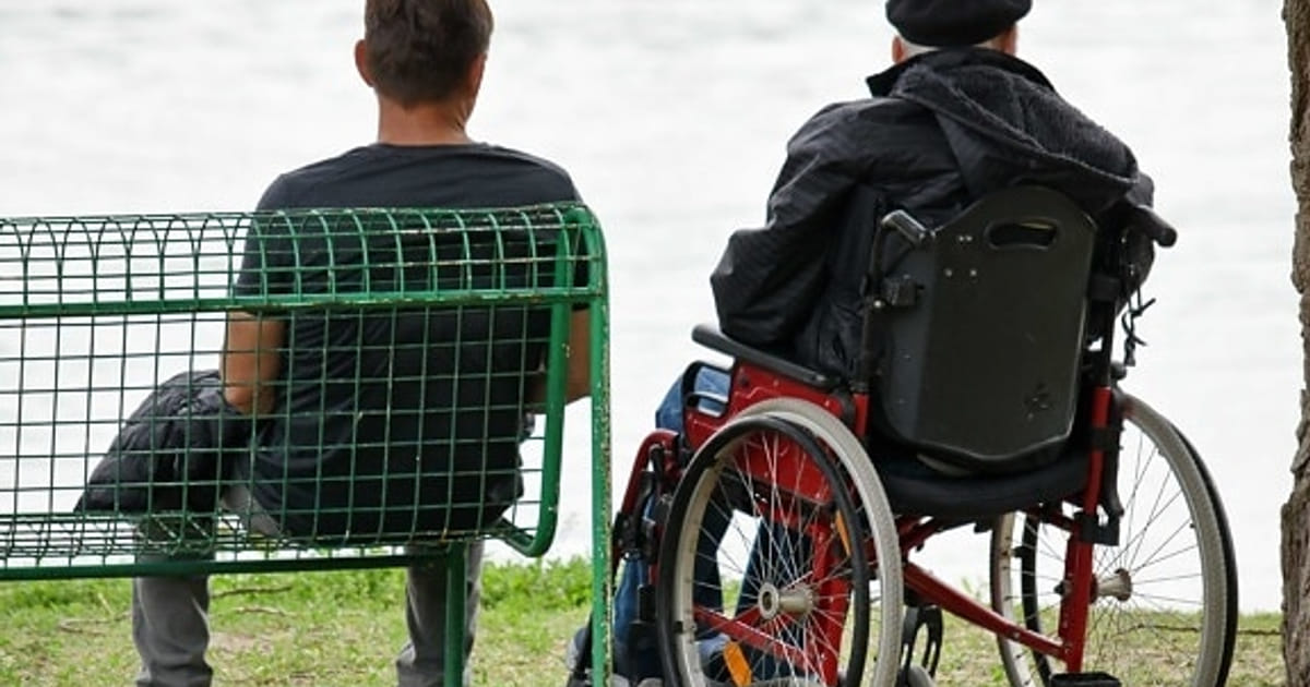 Machiel uit Almere ontving het Mantellintje: 'Hij zet zijn eigen leven opzij'