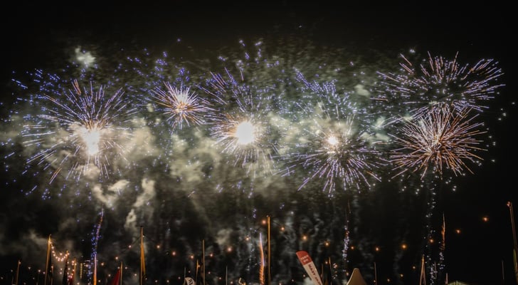 Vuurwerk bij triathlon paste volgens gemeente Almere niet bij dierenbeleid, gemeente kon show niet tegenhouden