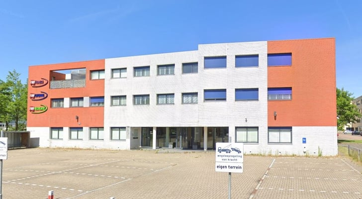 Gemeente Almere blundert met aanvragen voor Oekraïneopvang: verkeerde tekst, documenten en te vroeg ingediend