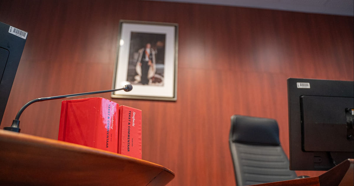 Geen rijbewijs, wel met 110 kilometer per uur door Almere: twintiger krijgt 120 uur taakstraf