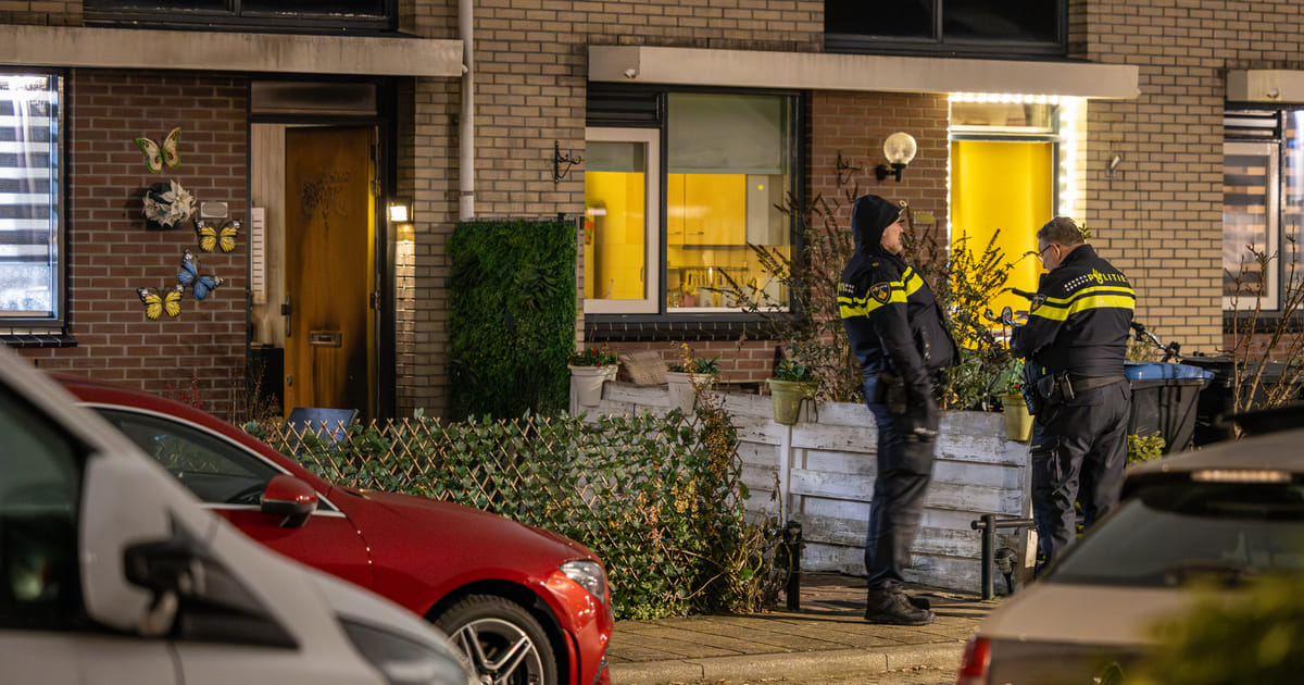 Politie doet onderzoek na explosie bij woning Betje Wolffstraat