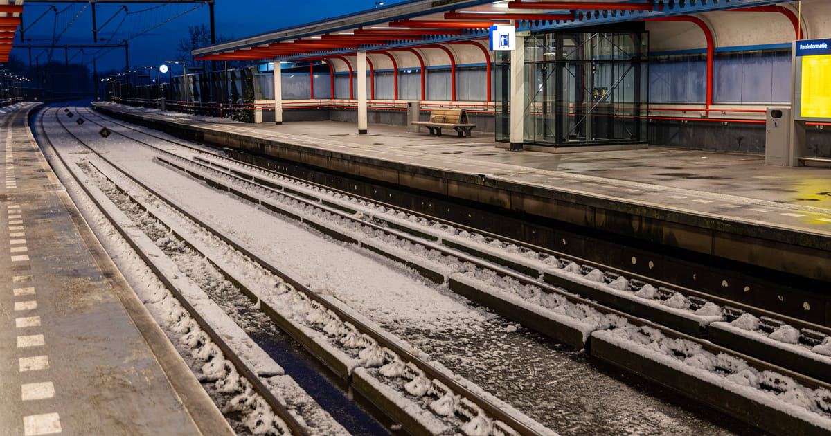 Groot deel van de dag minder treinen van en naar Almere