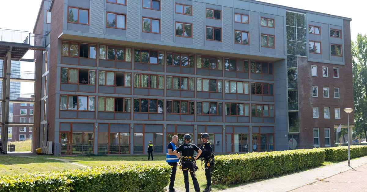 Grote politie-inzet Wisselweg Almere, vanwege persoon met verward gedrag