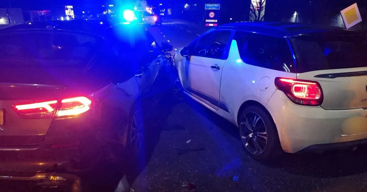 Dronken bestuurster botst tegen politieauto op Havendreef