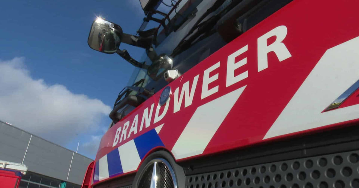 Drie auto’s in brand op Moesdistelstraat, woningen tijdelijk ontruimd