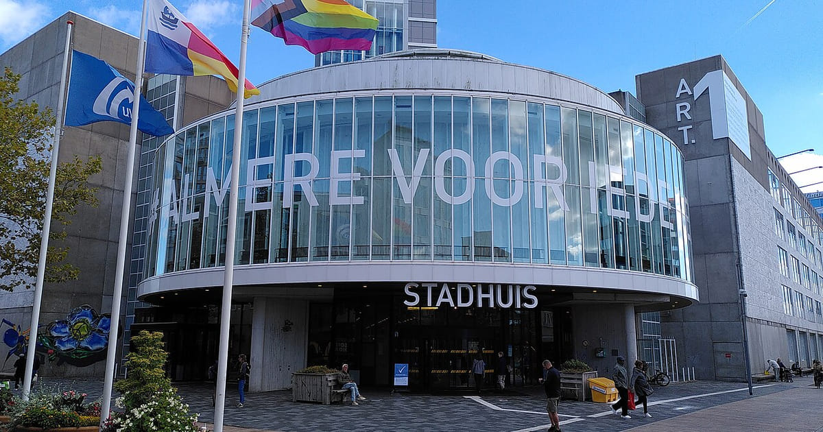 Stadhuis Almere decor voor grootste baanevent van het jaar