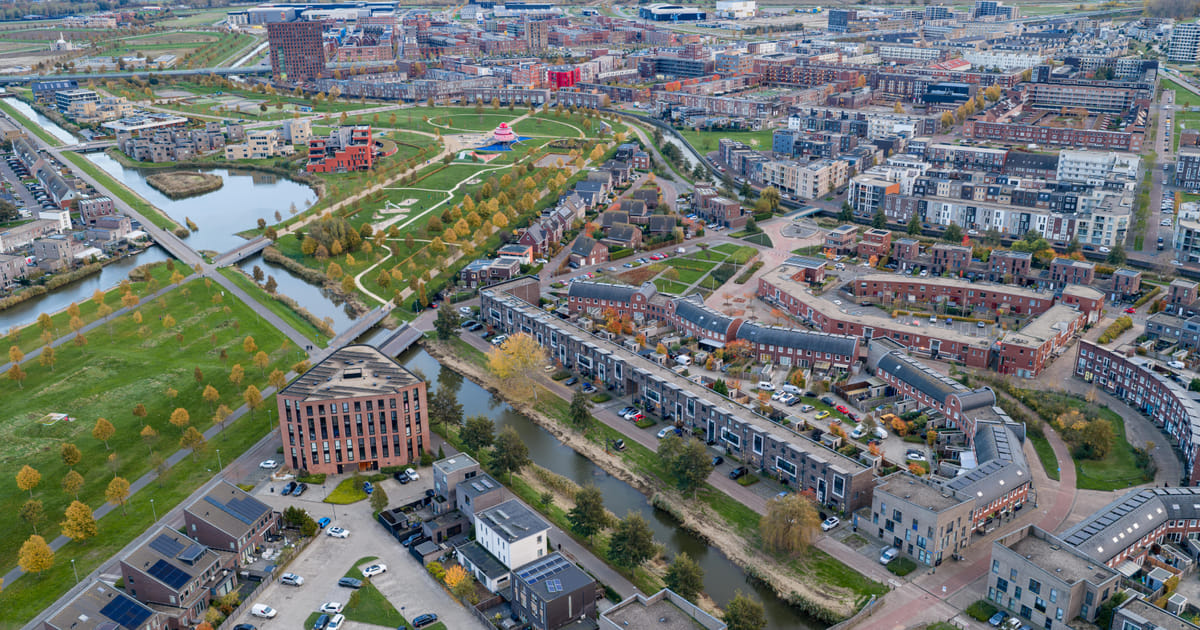 Hoe ervaren bewoners in Almere Poort explosies? ‘Ik voel me de laatste tijd niet veilig’
