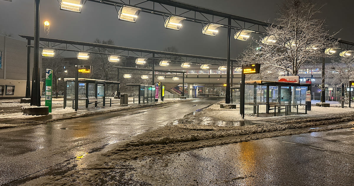 Bussen in Almere rijden woensdag tot 12.00 uur niet door gladheid