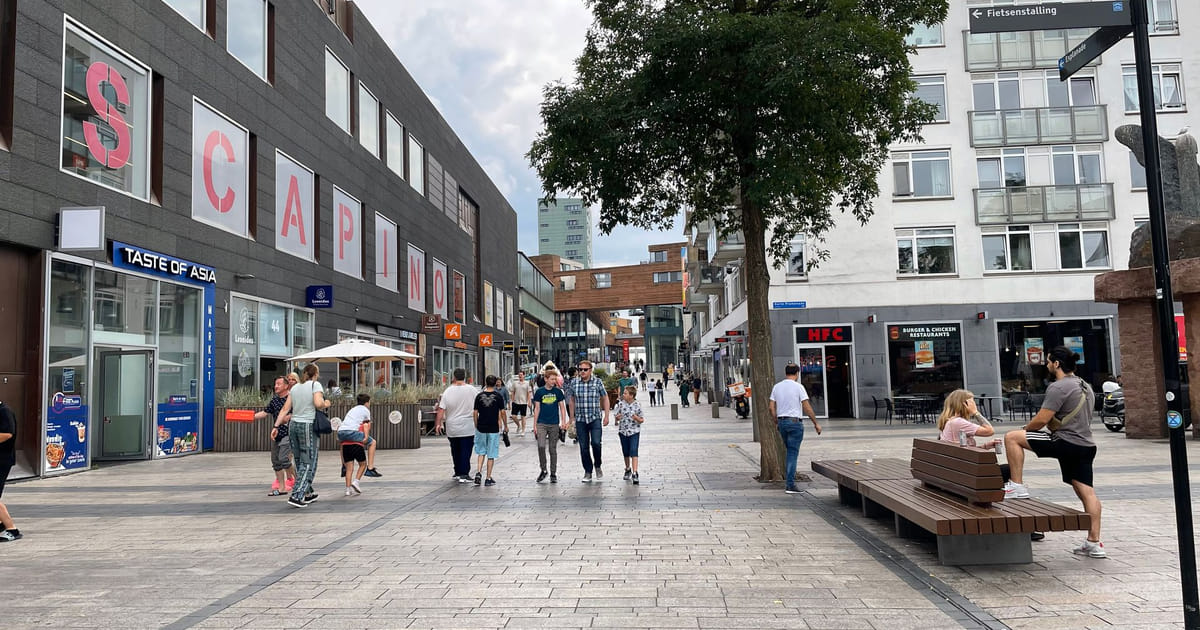 Twee pleinen in centrum Almere flink op de schop