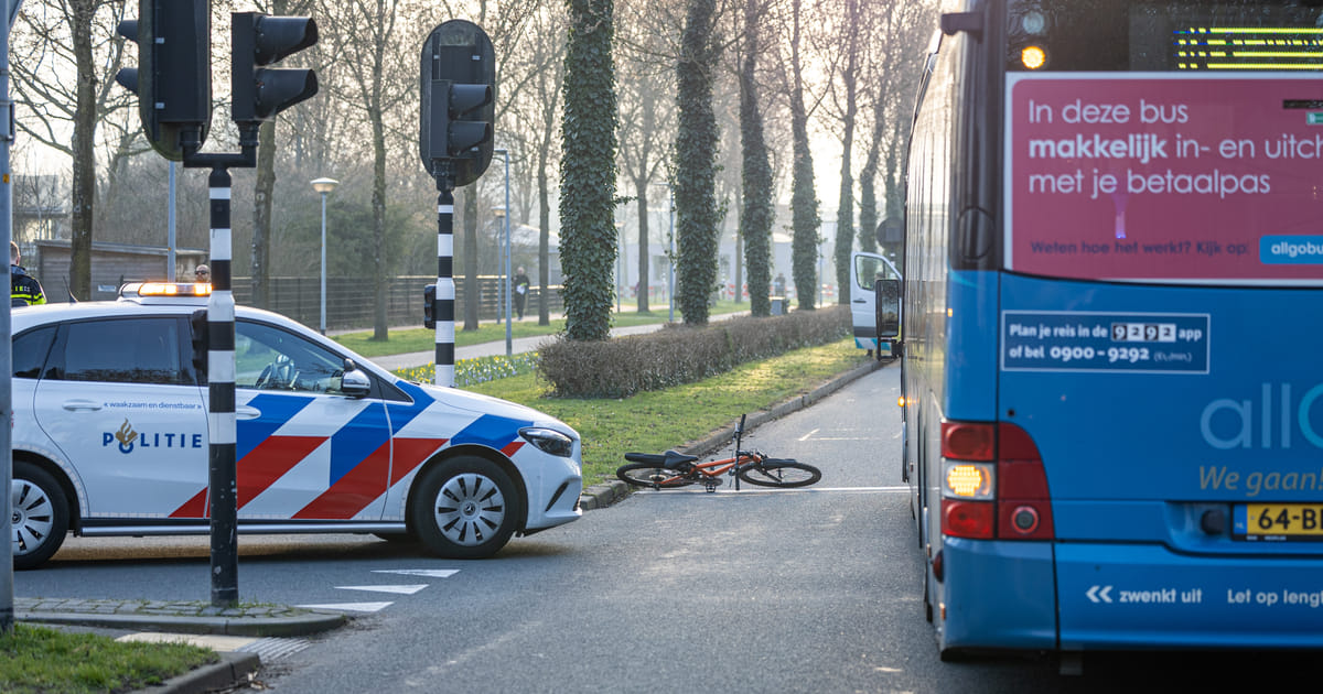 Jonge fietser gewond na aanrijding met lijnbus in Stad