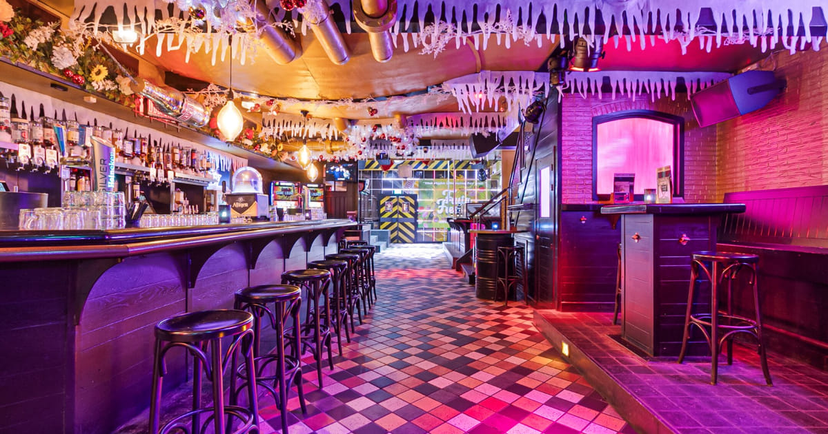 Een van de bekendste uitgaansplekken van Almere staat in de verkoop.