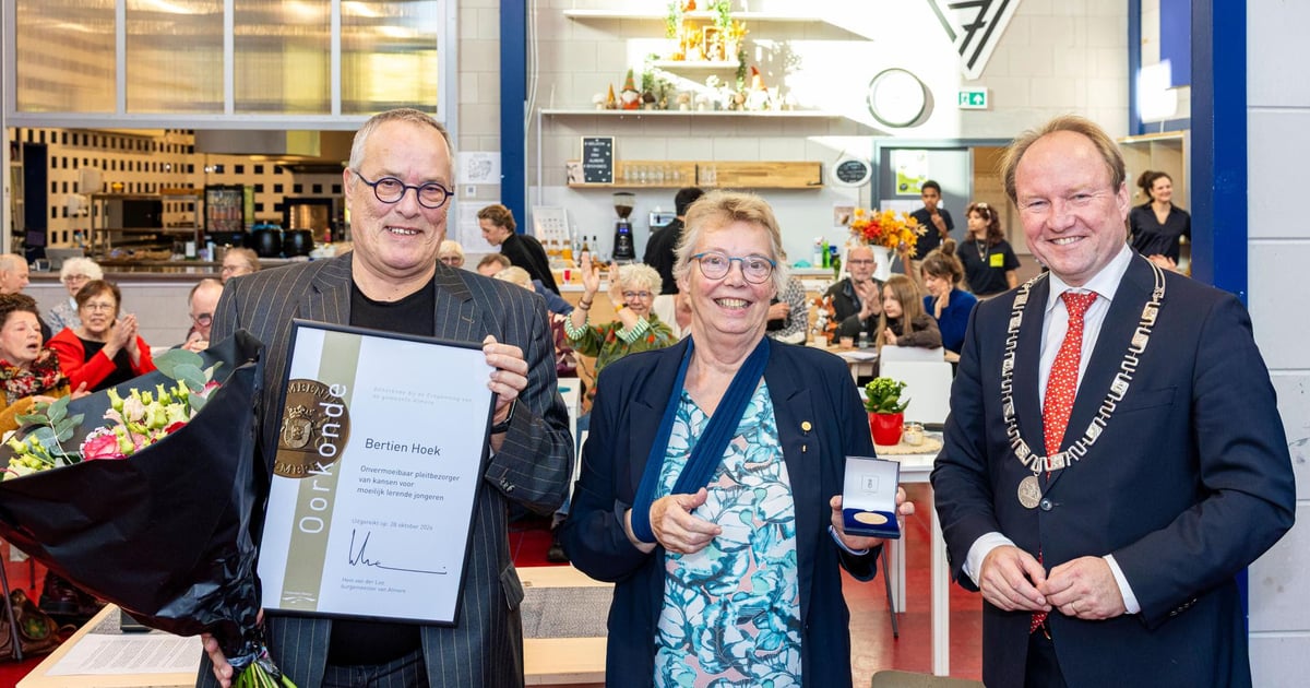 Almeerse erepenning voor Bertien Hoek vanwege inzet voor praktijkonderwijs en gelijke kansen