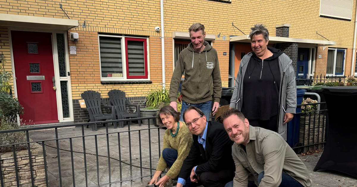 Almere maakt auto laden aan huis toegankelijker