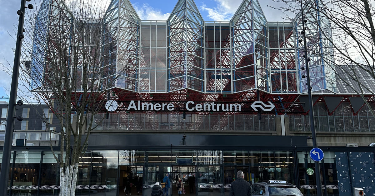 Treinstation Almere Centrum ondanks verbouwing niet beter beoordeeld