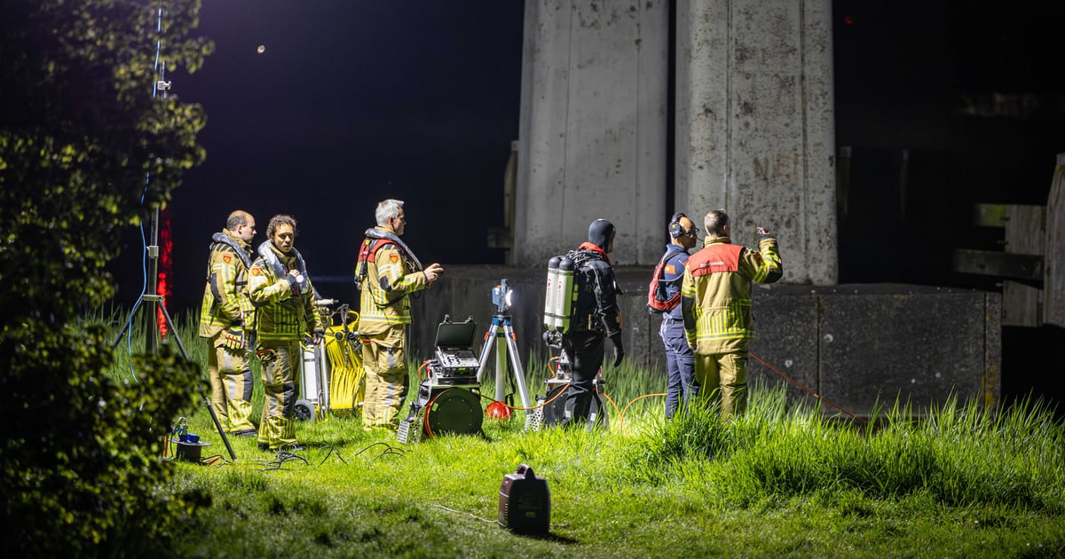 Grote zoekactie bij Tuibrug in Almere Buiten na melding persoon te water