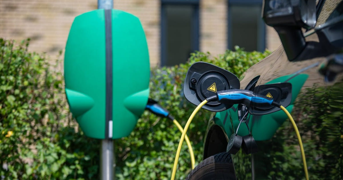 Te weinig laadpalen in Almere? Leaseauto's vertekenen beeld